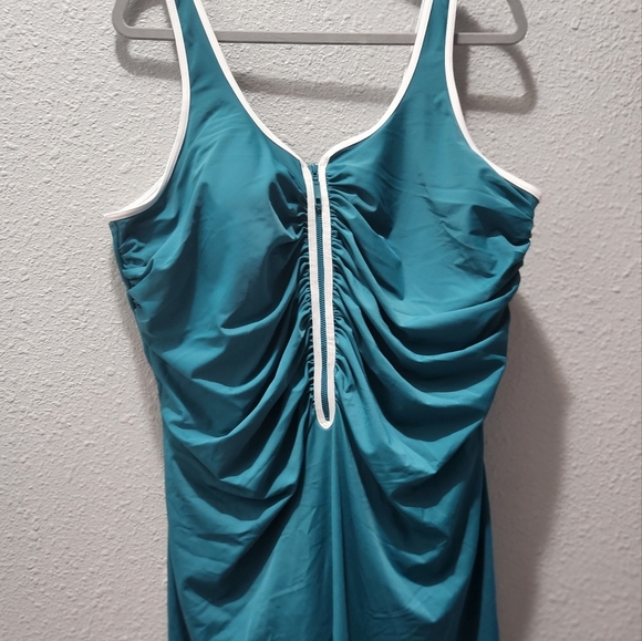 Bathing suit - Picture 1 of 5